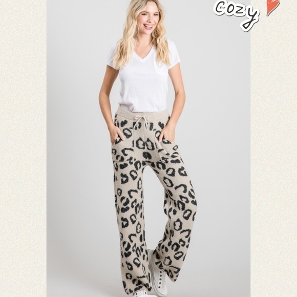 Oatmeal Fuzzy Knit Leopard Print Lounge Pants - Picture 3 of 16